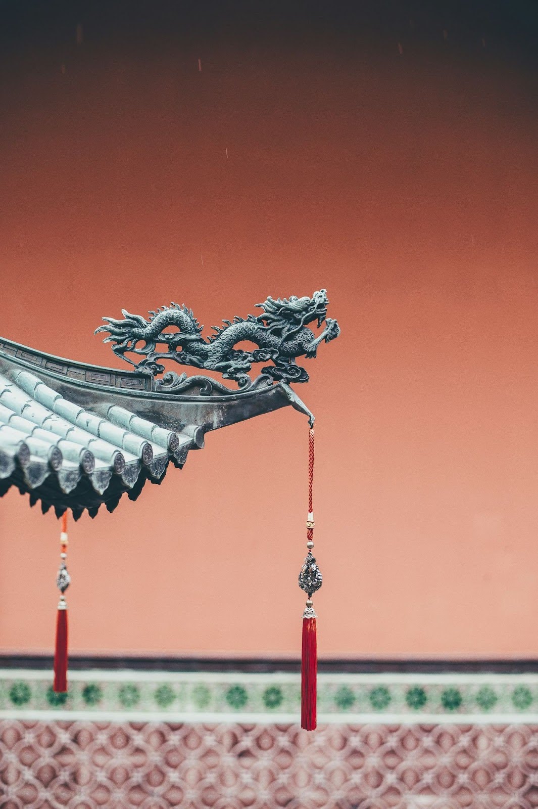 Dragon statue on roof